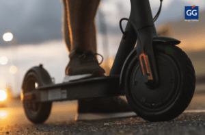 Aprobado por el Gobierno el Proyecto de Ley de Autos que exige seguro de RC a patinetes.